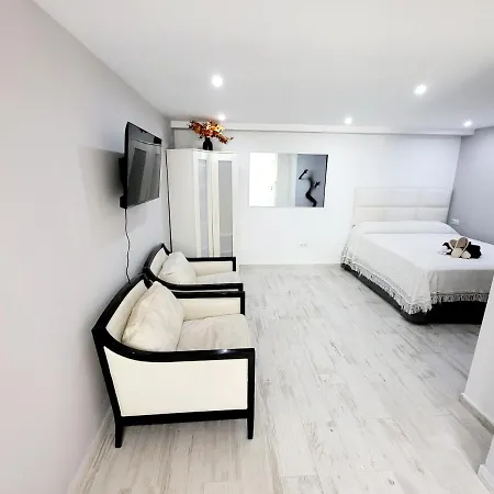 Apartamento Luminosa Y Moderna Propiedad Con Vistas Al Mar Mediterráneo A 2min